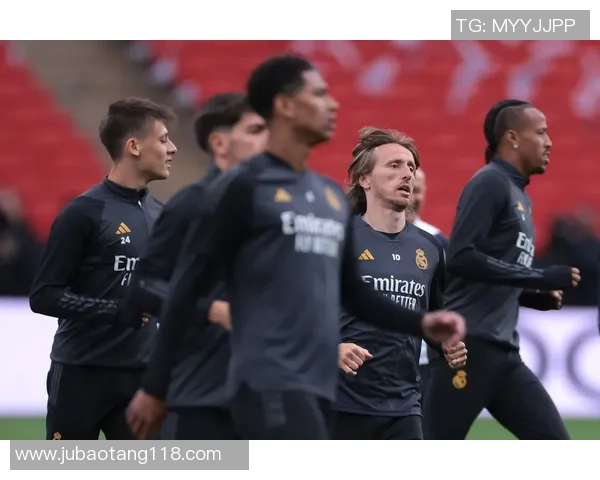 科索沃足球球星崛起之路：从贫困乡村到欧洲绿茵场的传奇故事